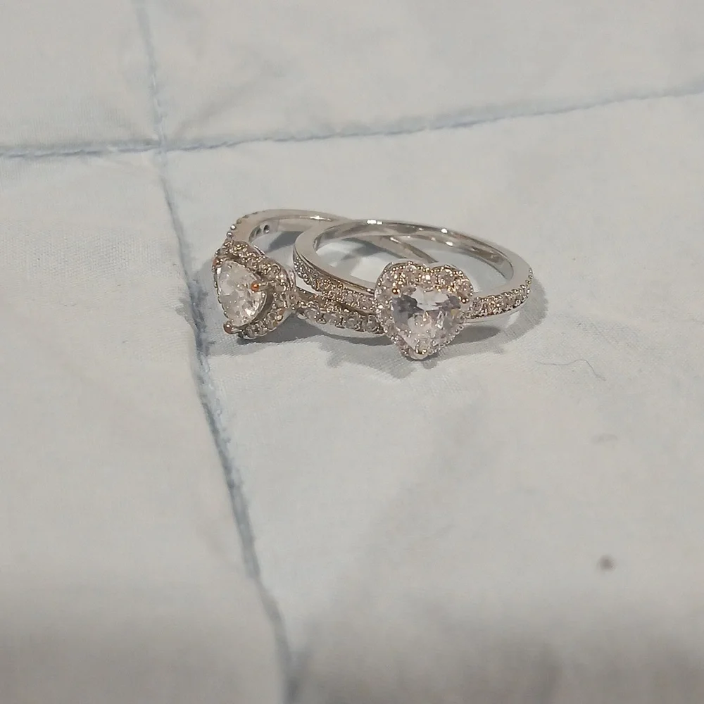 Cute Matching Heart Rings - Picture 2 of 3